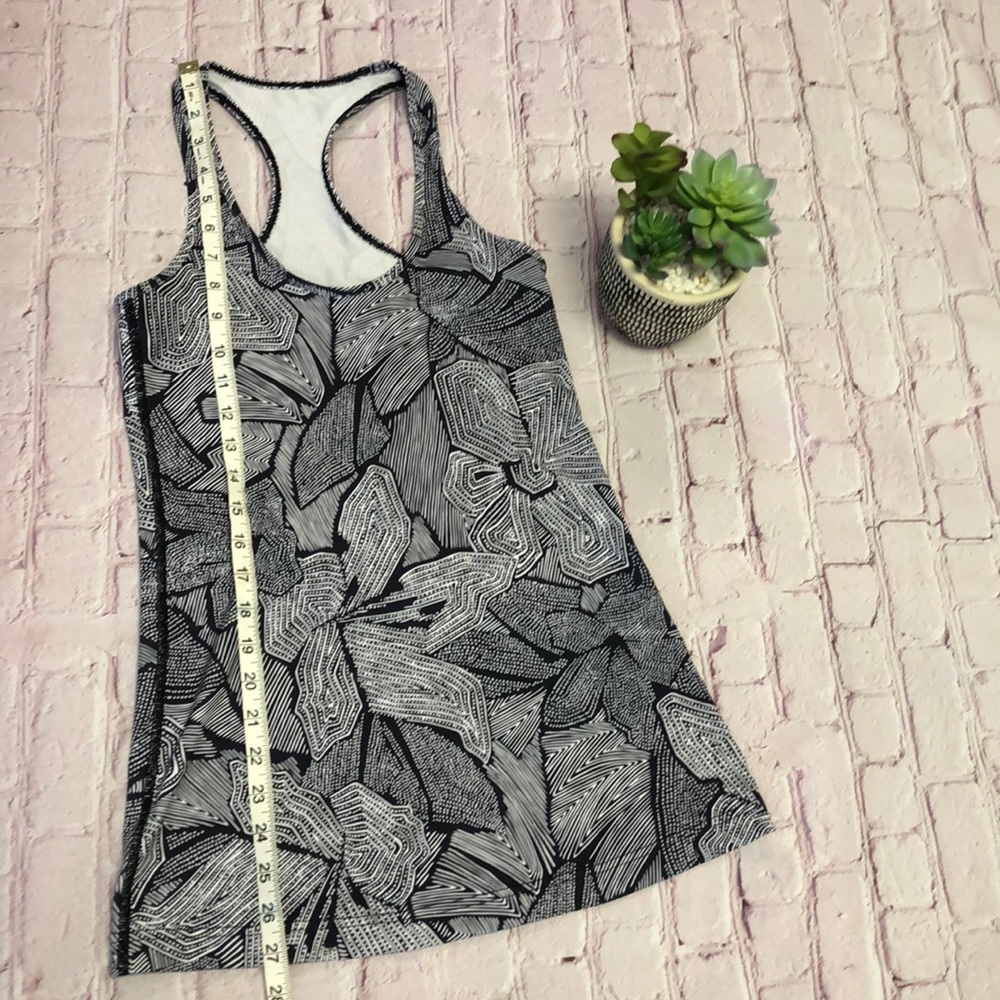 Lululemon Tank - Picture 2 of 5